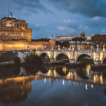 Flavel Navona